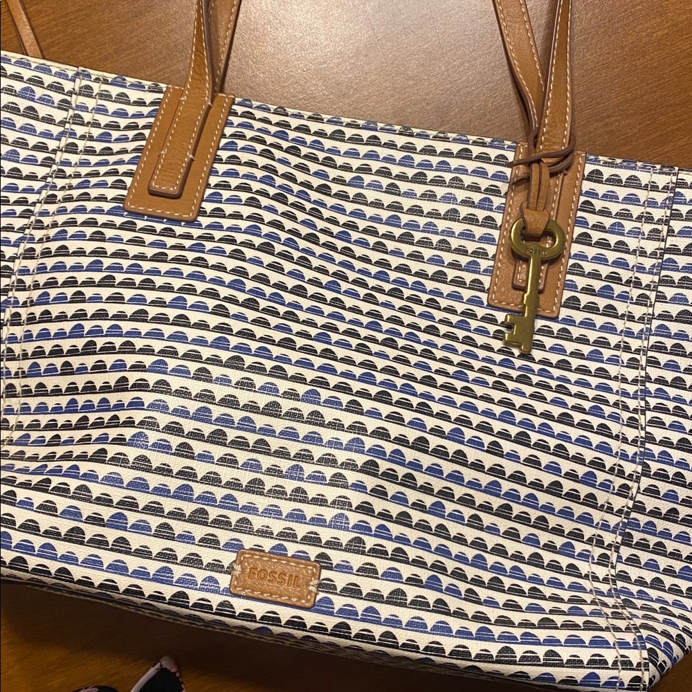 Fossil Emma Tote Bag - Picture 2 of 8